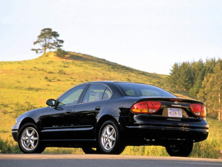  Oldsmobile Alero Sedan 1998 года  (фото 4 из 15)